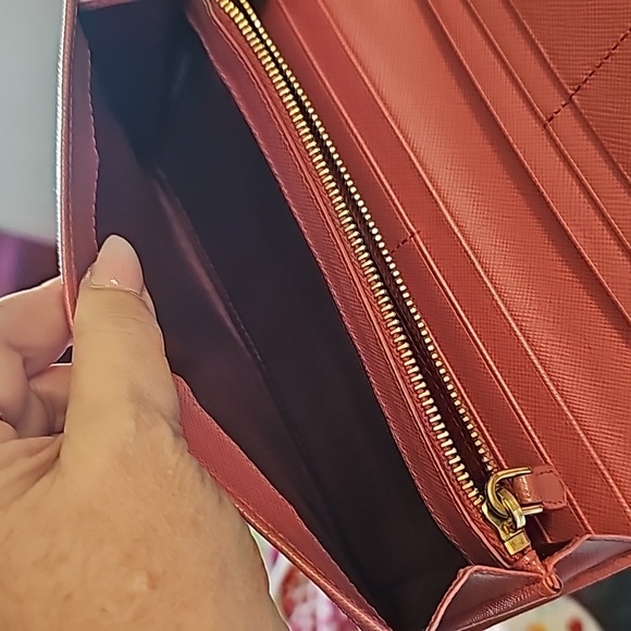 Prada Wallet ❤️🩷 - Picture 12 of 17